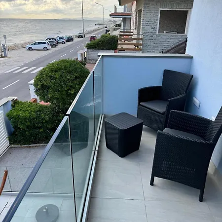 Casa Al Mare Per Grandi Gruppi Marina di Montemarciano